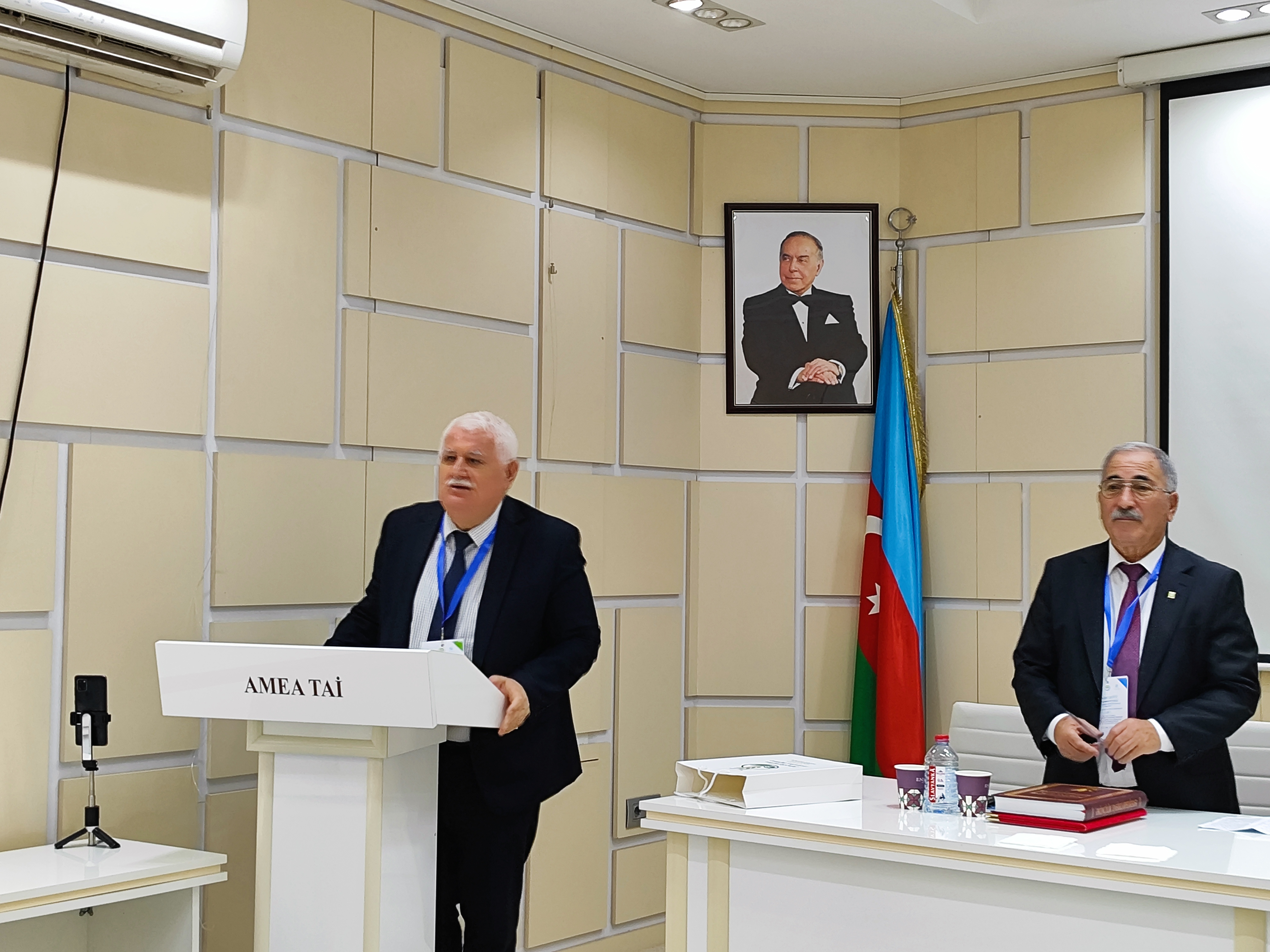 Şərqi Zəngəzur və Qarabağın torpaq və su resursları müzakirə olundu – Torpaqşünaslıq və Aqrokimya İnstitutunda elmi-praktiki konfrans keçirilib