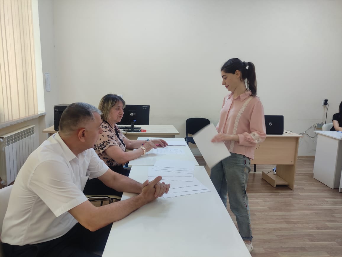 The summer examination session of graduate students continues at the Institute of Soil Science and Agrochemistry of the Ministry of Science and Education of the Republic of Azerbaijan.