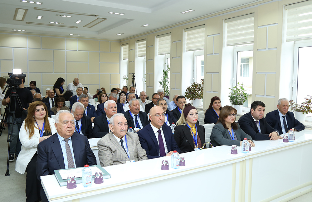 Şərqi Zəngəzur və Qarabağın torpaq və su resursları müzakirə olundu – Torpaqşünaslıq və Aqrokimya İnstitutunda elmi-praktiki konfrans keçirilib