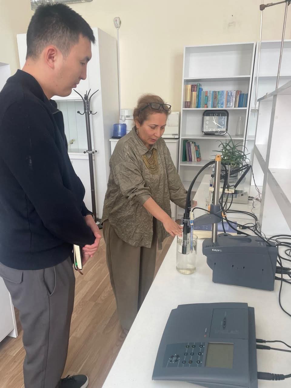 Qazaxıstanlı doktorant Azərbaycanda elmi təcrübəsini uğurla başa vurub